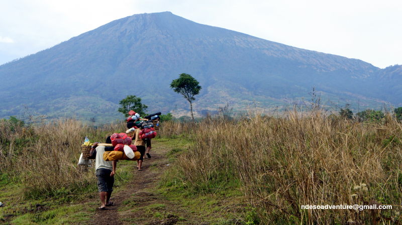 Climb Mount Rinjani is one of best Hiking in Indonesia