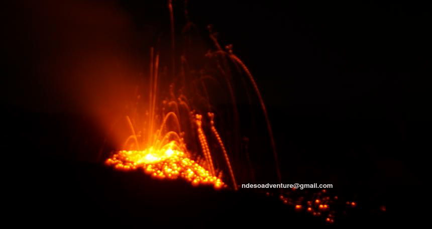 Eruption of Mount_slamet_2014
