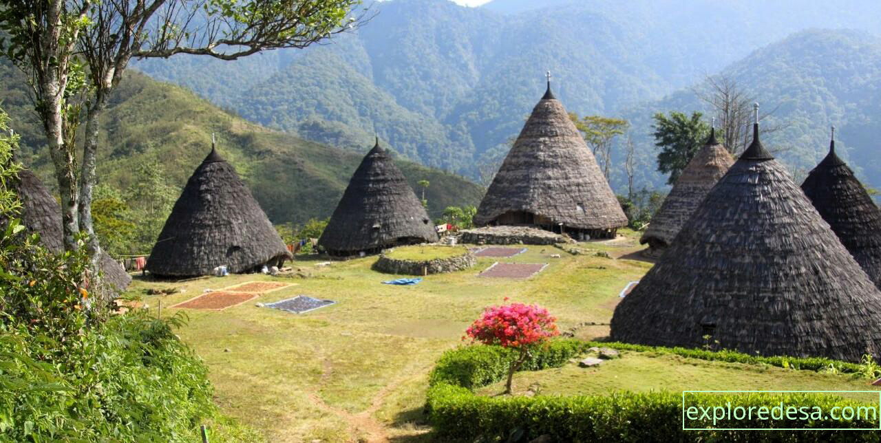 Wae Rebo is an old Manggaraian village, situated in pleasant, isolated mountain scenery. The village offers visitors a unique opportunity to see authentic