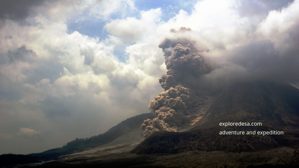 Mt Sinabung Special eruption tour, with experience volcano guide in indonesia